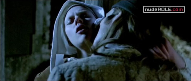 5. Griet sexy – Girl with a Pearl Earring (2003)