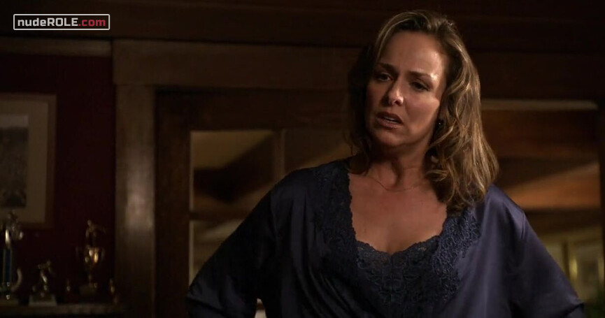 3. Barb Fields sexy – The Comebacks (2007)