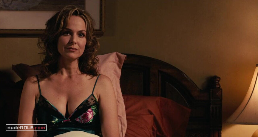 4. Barb Fields sexy – The Comebacks (2007)