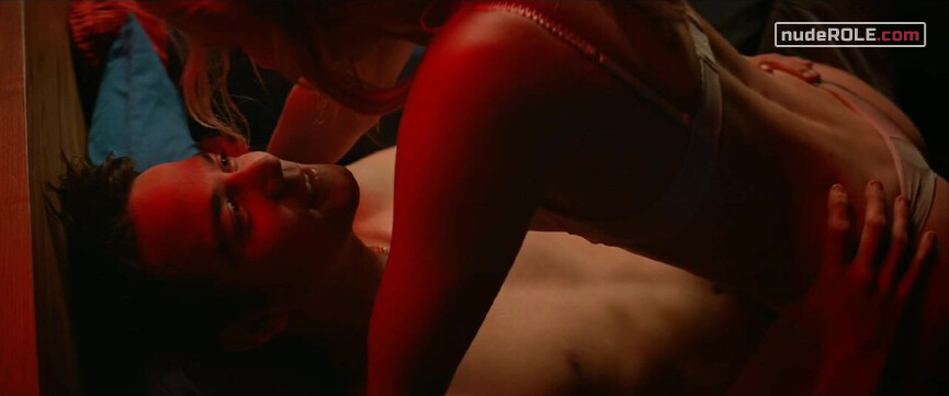 7. Madeline sexy – Heavy (2019)