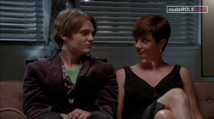 5. Karen Darling sexy, Lisa George sexy – Dirty Sexy Money s02e06 (2008)