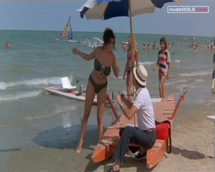 11. Lola Sarti nude – Rimini Rimini (1987)