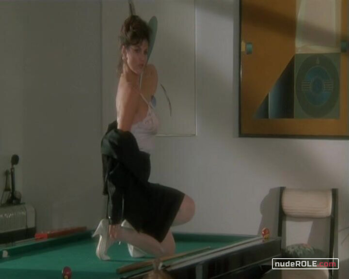 12. Lola Sarti nude – Rimini Rimini (1987)