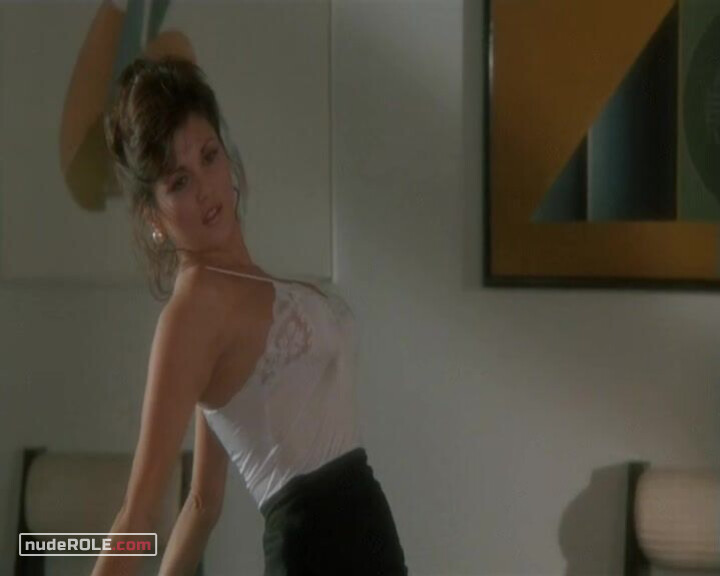 13. Lola Sarti nude – Rimini Rimini (1987)