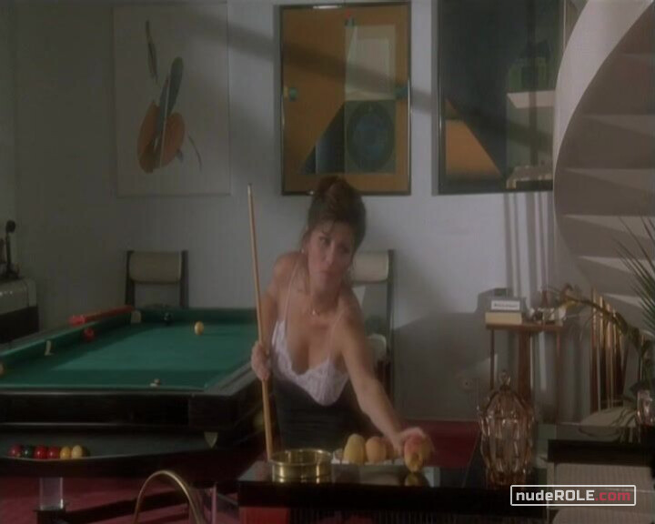 14. Lola Sarti nude – Rimini Rimini (1987)