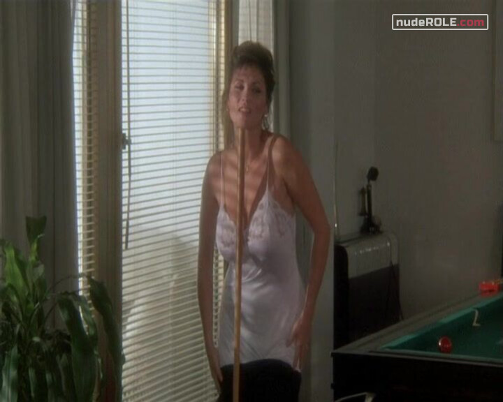 15. Lola Sarti nude – Rimini Rimini (1987)