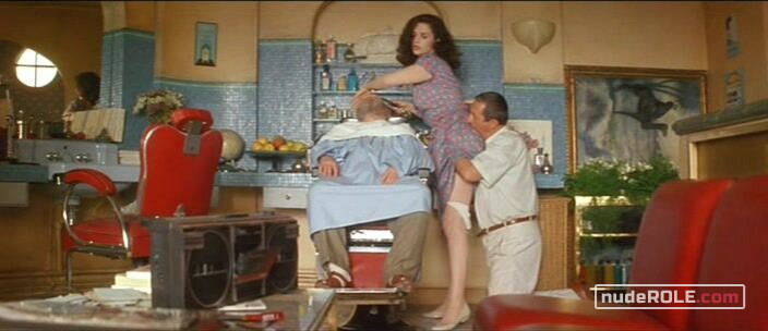 11. Mathilde sexy – The Hairdresser's Husband (1990)