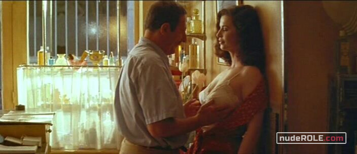 4. Mathilde sexy – The Hairdresser's Husband (1990)