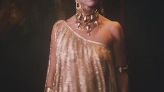 Domitilla (segment: Nuits romaines) sexy – The Oldest Profession (1967)