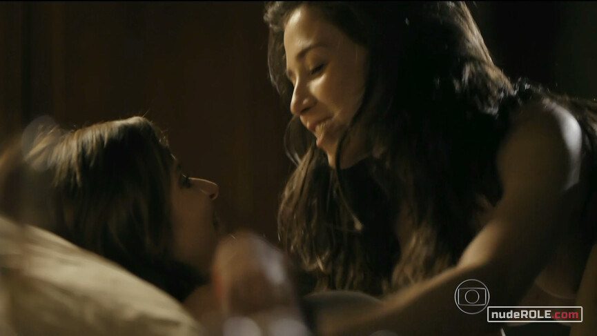 1. Cristiane sexy, Angélica nude – Eu Que Amo Tanto s01e03 (2014)
