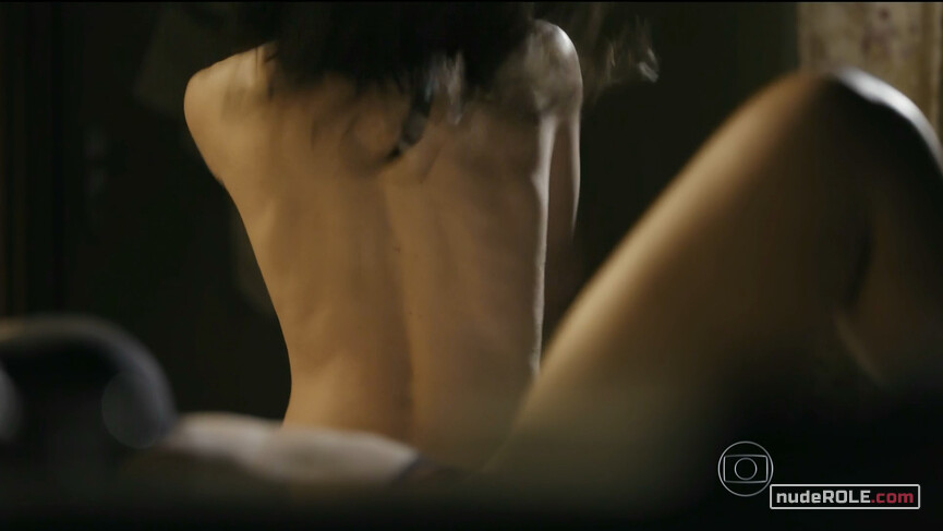 2. Cristiane sexy, Angélica nude – Eu Que Amo Tanto s01e03 (2014)