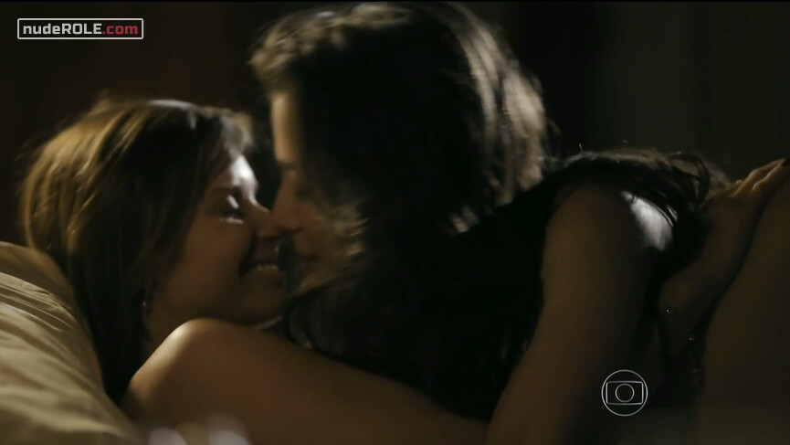 5. Cristiane sexy, Angélica nude – Eu Que Amo Tanto s01e03 (2014)