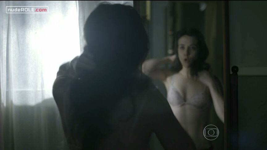 8. Cristiane sexy, Angélica nude – Eu Que Amo Tanto s01e03 (2014)