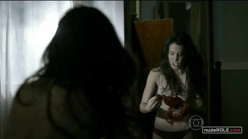9. Cristiane sexy, Angélica nude – Eu Que Amo Tanto s01e03 (2014)