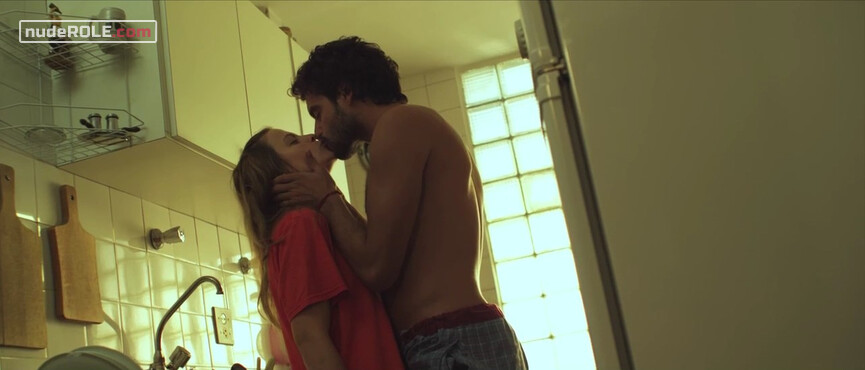 2. Mika nude – Azul Marinho Preto e Branco (2010)