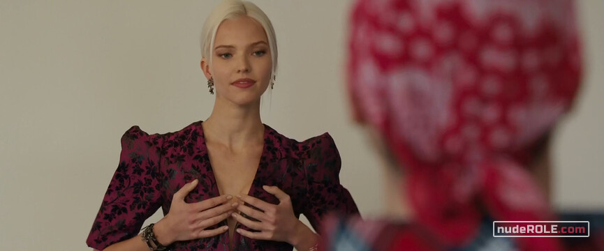 3. Anna nude , Maude sexy – Anna (2019)