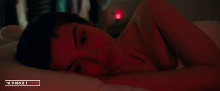 7. Anna nude , Maude sexy – Anna (2019)