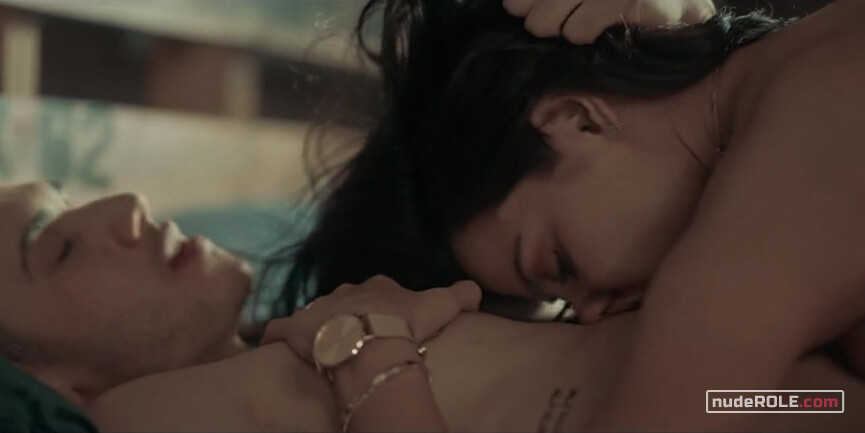 12. Alma Solares sexy – Dark Desire (2020)