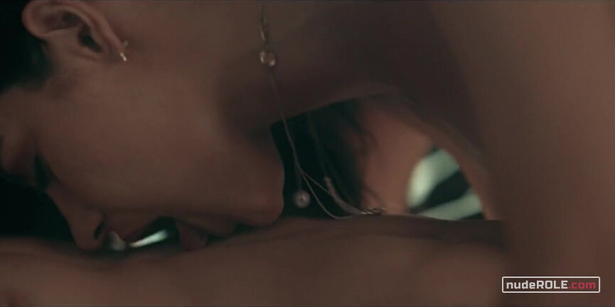 13. Alma Solares sexy – Dark Desire (2020)