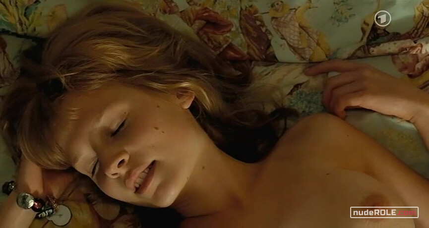 10. Olga nude – Olga's Summer (2002)