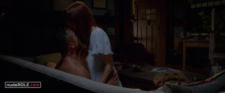2. Esther sexy – Don Jon (2013)