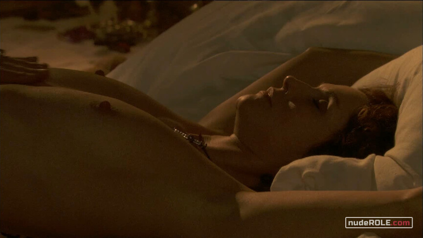 1. Anne d'Autriche nude – The Queen and the Cardinal (2009)