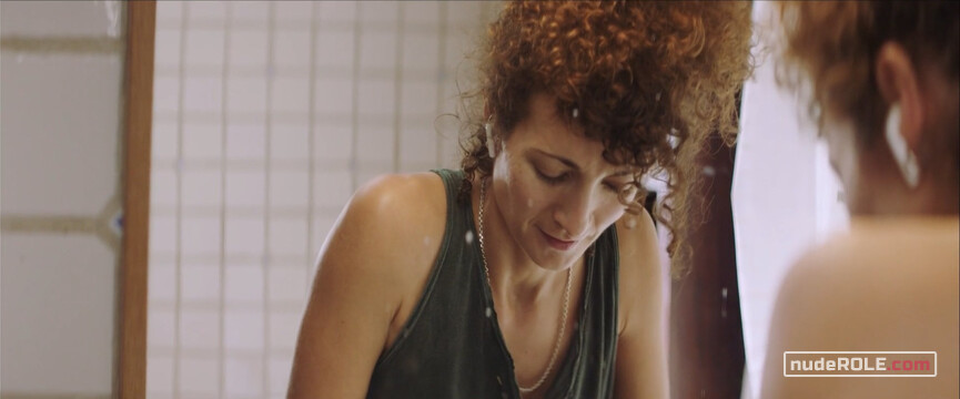 3. The Redhead sexy – Insuficiente (2017)
