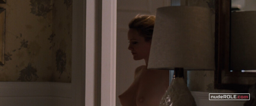 2. Jamie Lockwood nude – The Change-Up (2011)