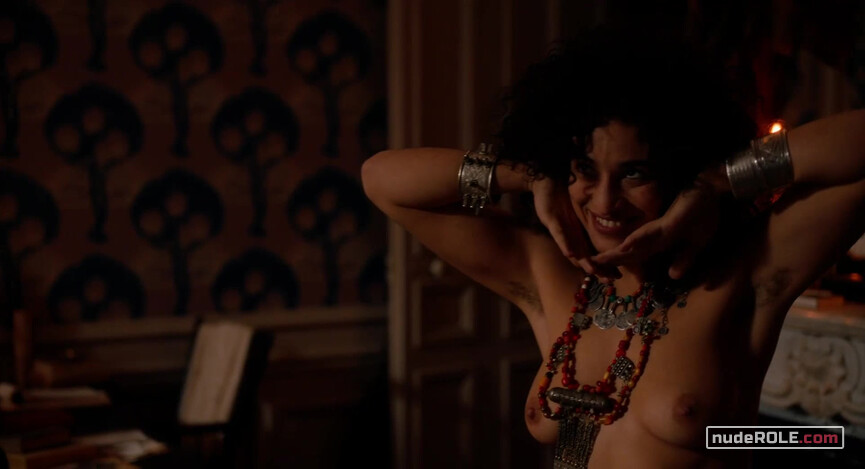 1. Zohra nude – Curiosa (2019)