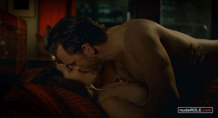 3. Laura nude – Factotum (2005)