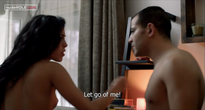 4. Yasmine nude – Yasmine et la Révolution (2011)