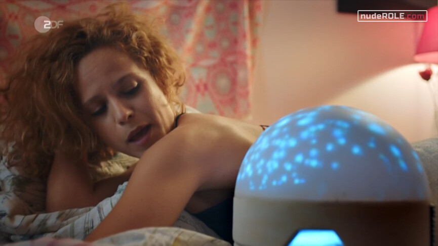 6. Lucia sexy – Just Push Abuba s01e01-03 (2018)