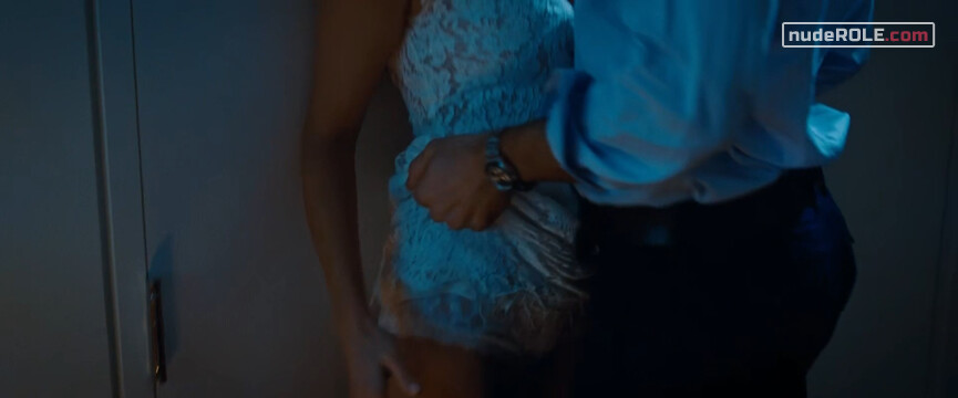 2. Lauren sexy – This Means War (2012)