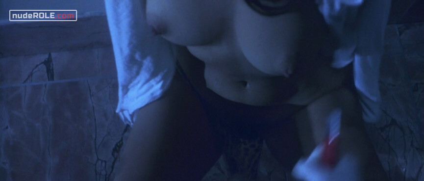4. Iris nude – Strange Days (1995)