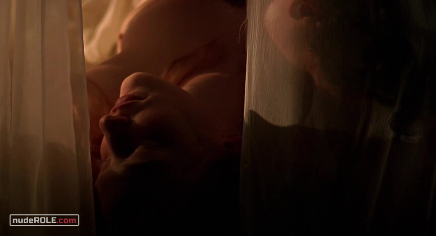 1. Elizabeth I nude – Elizabeth (1998)