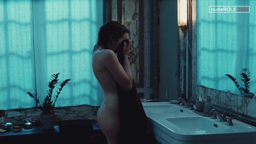 2. Céline vel Hadewijch nude – Hadewijch (2009)