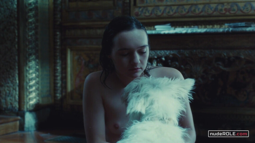 3. Céline vel Hadewijch nude – Hadewijch (2009)