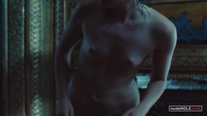 4. Céline vel Hadewijch nude – Hadewijch (2009)