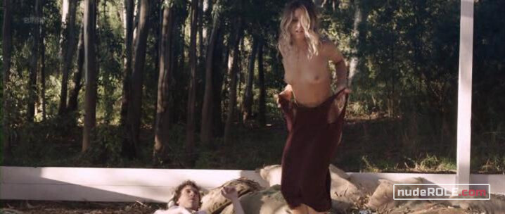 2. Viola nude , Carmen nude , Martina nude , Aida sexy – Lasciami per sempre (2017)