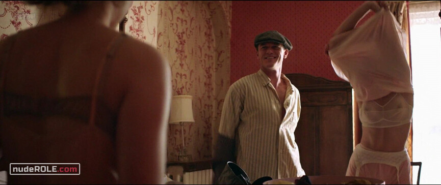 3. Elizabeth Marston nude , Olive Byrne sexy – Professor Marston and the Wonder Women (2017)