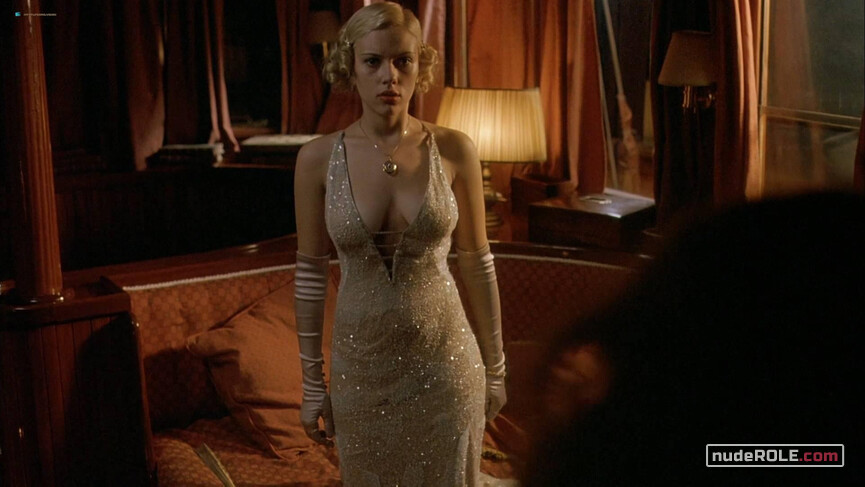 1. Meg Windermere sexy, Mrs. Erlynne sexy – A Good Woman (2004)