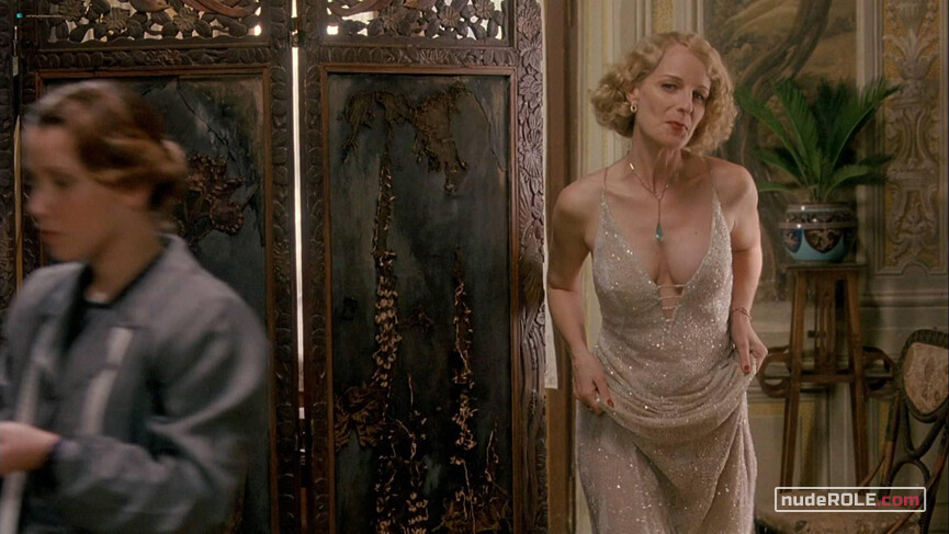2. Meg Windermere sexy, Mrs. Erlynne sexy – A Good Woman (2004)