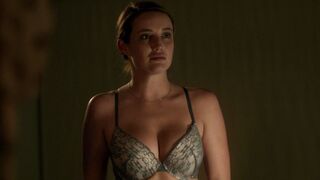 Gwynneth Kealey sexy – Serpent (2017)
