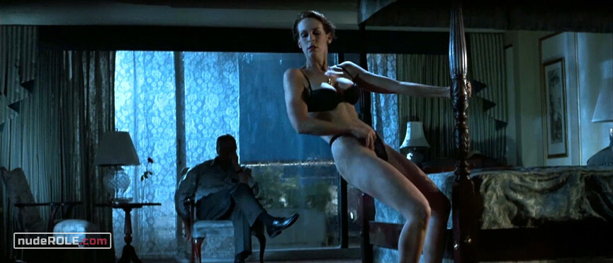 2. Helen Tasker sexy – True Lies (1994)