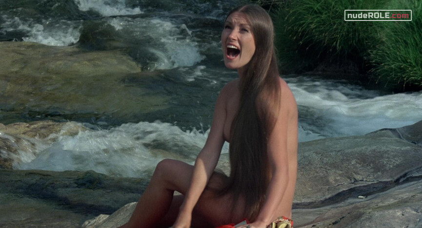 1. Farah nude, Dione nude – Sinbad and the Eye of the Tiger (1977)