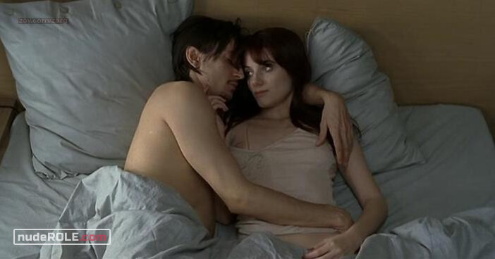 1. Stella nude – The Killer (2007)