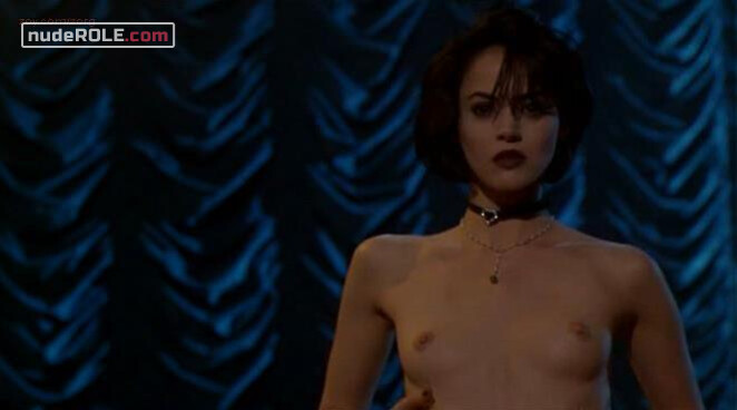 1. Cherry nude, Vicky Michaels Stover sexy – Keys to Tulsa (1996)