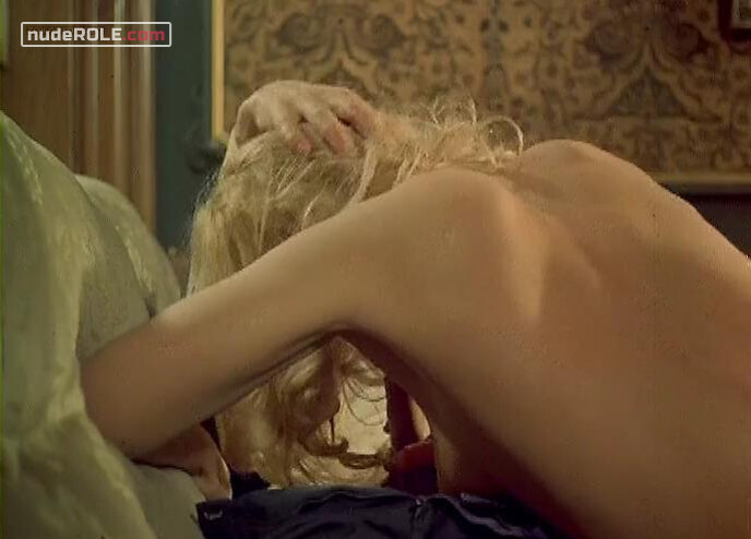 1. Flossie nude , Ylette nude – Flossie (1974)
