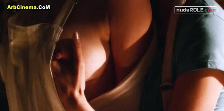8. Alice nude, Sara sexy – Body of Deceit (2015)