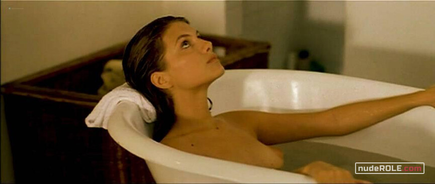 1. Natacha nude – Dikkenek (2006)